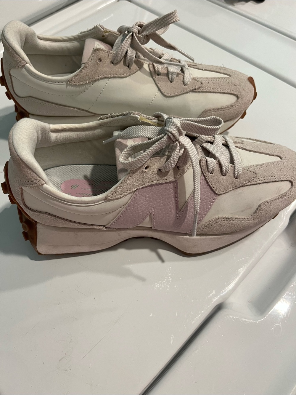 New Balance 327 Women’s Sneakers size 8